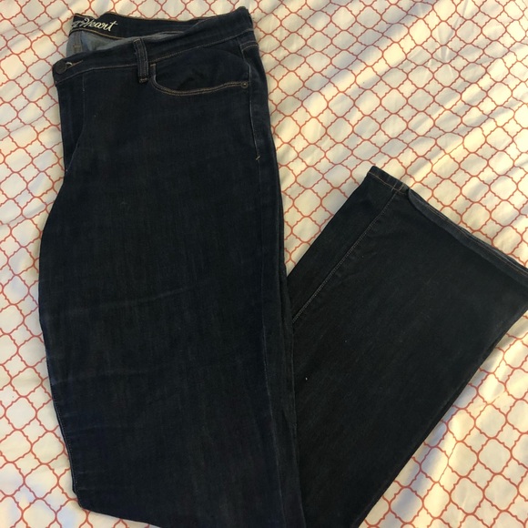 Old Navy Sweetheart Boot Cut Stretchy Jeans - 16L - Picture 1 of 3